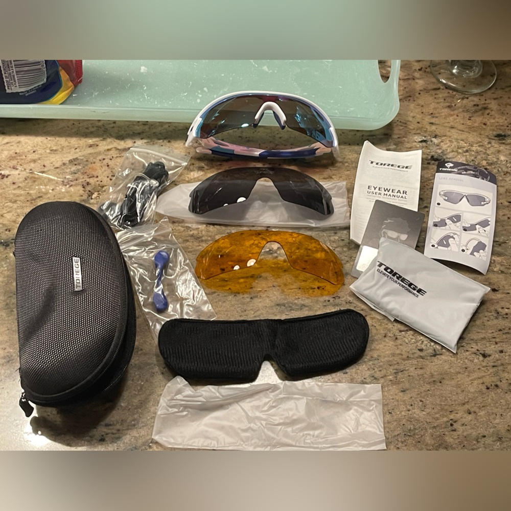 S
Sunglasses with Interchangeable Lenses - Black, Orange, Blue